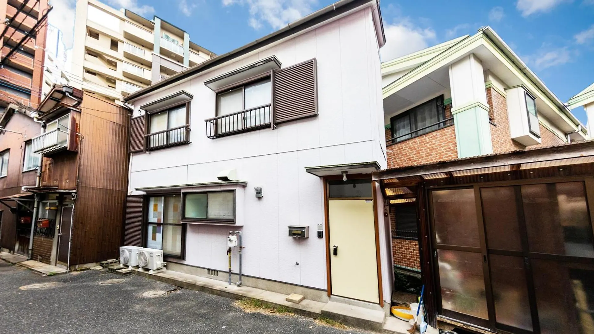 Feriehus 【天神house 】一軒家まるまる貸切 Villa Fukuoka  Japan